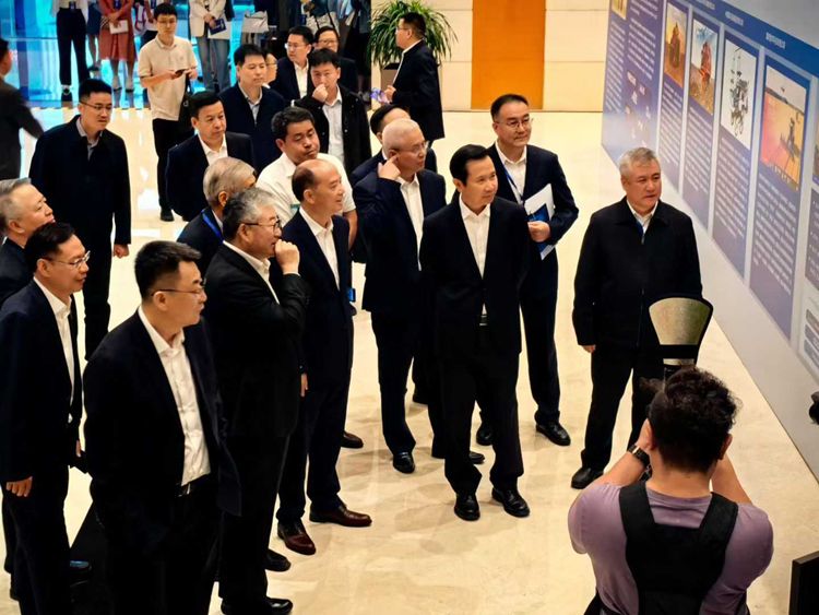 第四届金扁担农业现代化论坛一拖70年